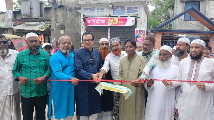ফতুল্লার লালপুর পৌষা পুকুরপাড়ে  ১৭ বছরের জলাবদ্ধতার অবসান