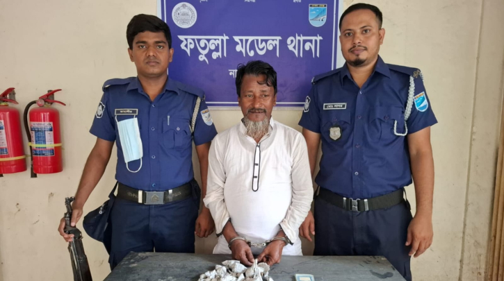 ফতুল্লায় ৪৩ পুড়িয়া গাঁজাসহ মাদক ব্যবসায়ী গ্রেফতার