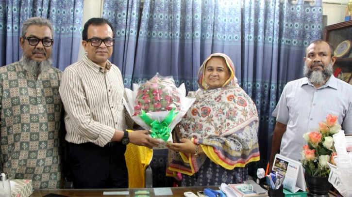 ফতুল্লা পাইলট স্কুলের সভাপতির দায়িত্ব বুঝে নিলেন রিয়াদ চৌধুরী