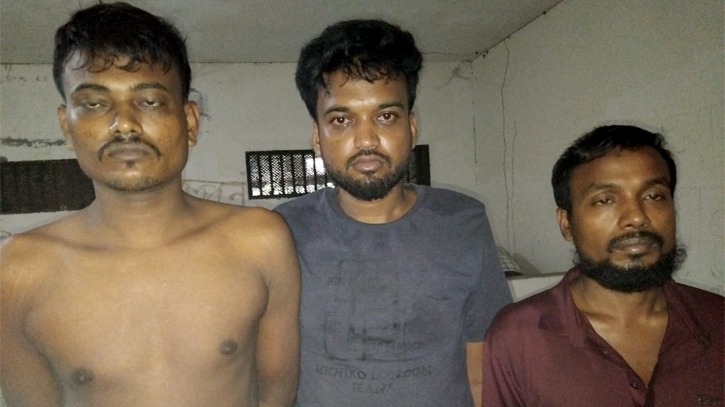 ফতুল্লায় দস্যুতার প্রস্তুতিকালে গ্রেপ্তার ৩,  সুইচ গিয়ার ও মোটরসাইকেল উদ্ধার