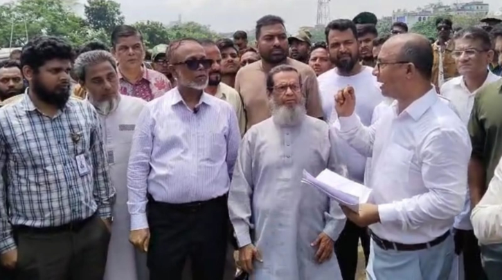 কদমরসুল সেতু ঘিরে উচ্ছেদ সীমানা ও নির্মাণকাজ পরিদর্শনে এমপি-প্রশাসক