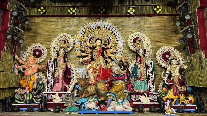 মহাষষ্ঠীতে শুরু দুর্গোৎসব, উৎসবমুখর নারায়ণগঞ্জ