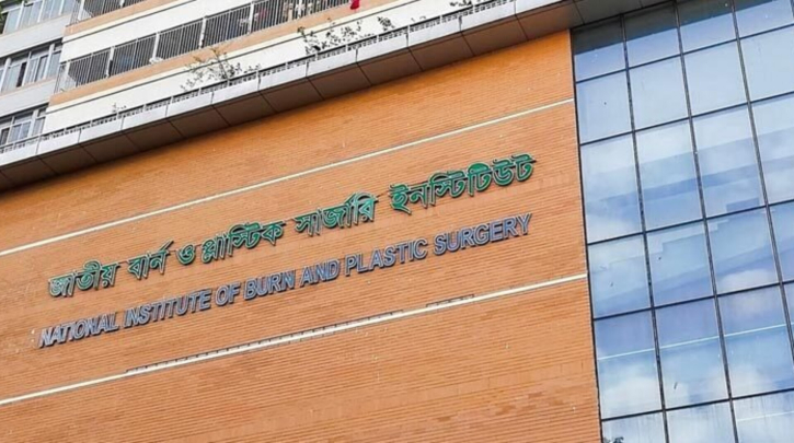 মা-বাবার পর না ফেরার দেশে মুন্নি