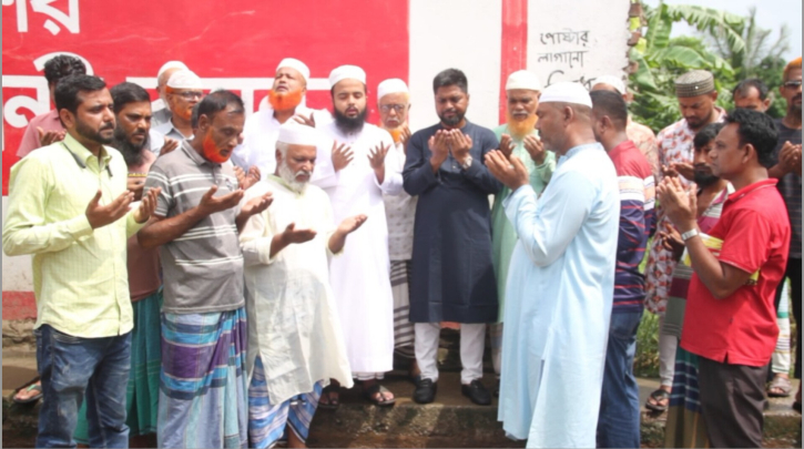 যুবদল নেতা রনির উদ্যোগে সড়ক সংস্কার যুবদল নেতা রনির উদ্যোগে সড়ক সংস্কার