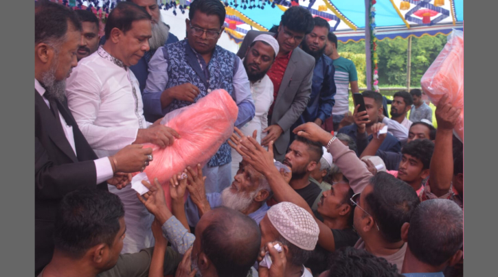 মুছাপুরে খালেদা জিয়ার সুস্থতা কামনায় দোয়া ও শীতবস্ত্র বিতরণ করলেন মাসুদুজ্জামান
