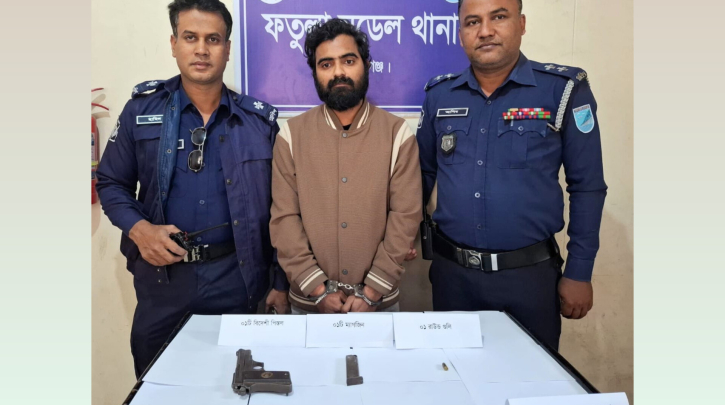 ফতুল্লায় বিদেশি পিস্তলসহ সন্ত্রাসী পাবেল গ্রেফতার