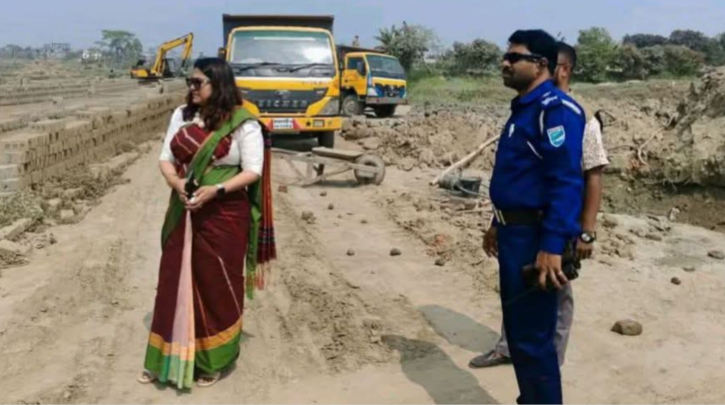 বন্দরে ফসলি জমির মাটি কাটার অপরাধে লাখ টাকা জরিমানা