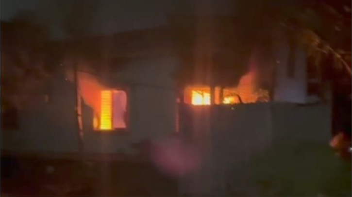 সোনারগাঁয়ে হামলা লুটপাট বাড়িতে অগ্নিসংযোগ, আহত ৩