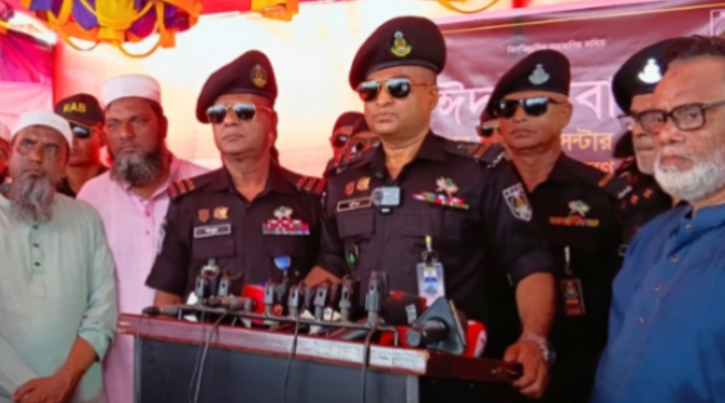 নারায়ণগঞ্জে পশুর হাট ও মহাসড়কে নিরাপত্তা জোরদারে মাঠে র‍্যাব