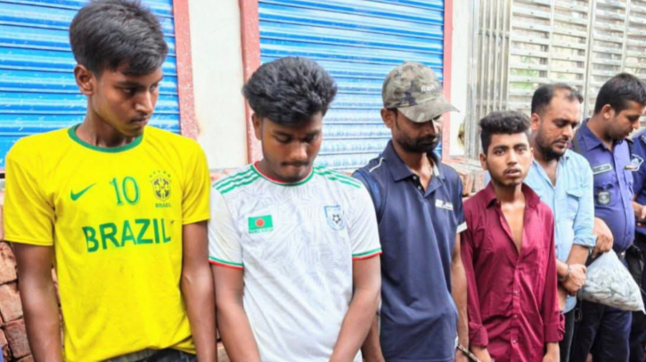 ফতুল্লায় মাদকবিরোধী অভিযানে আটক ৫, তিনজনকে কারাদণ্ড