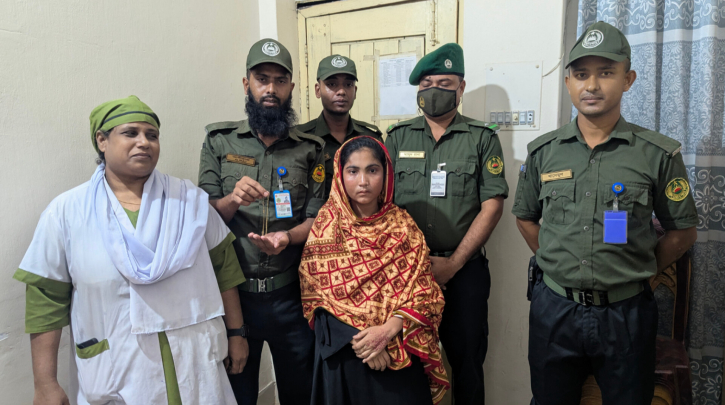 বন্দরে হাসপাতালে রোগীর গলা থেকে চেইন ছিনতাই, নারী আটক
