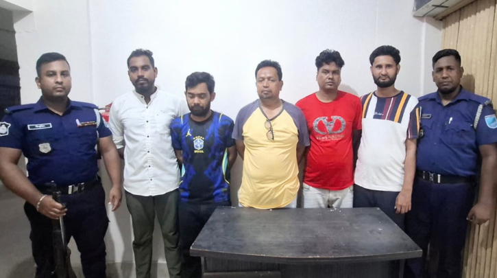 জামতলায় নিষিদ্ধ সংগঠনের মিছিল সন্ত্রাসবিরোধী আইনে গ্রেপ্তার ৫