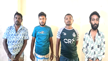 সাইনবোর্ডে ডিবি পরিচয়ে বাস ডাকাতির ৪ আসামি গ্রেপ্তার