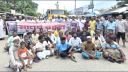 ফতুল্লায় জলাবদ্ধতা নিরসনের দাবিতে সড়ক অবরোধ করে মানববন্ধন