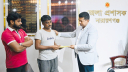 সিদ্ধিরগঞ্জে বিষ্ফোরণে দগ্ধ হতাহতদের পরিবারের পাশে জেলা প্রশাসক   
