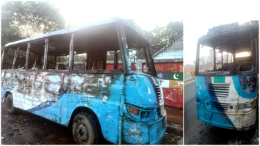 সিদ্ধিরগঞ্জে দাড়িয়ে থাকা মিনিবাসে আগুন