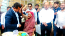 শতবর্ষী ফজিলাতুন্নেসার পাশে দাড়ালেন জেলা প্রশাসক