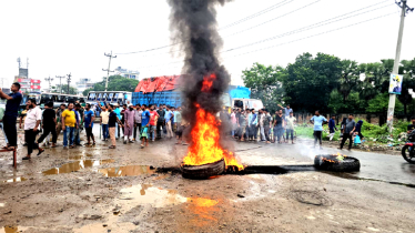 রূপগঞ্জে বকেয়া বেতনের দাবিতে ঢাকা-সিলেট মহাসড়ক অবরোধ