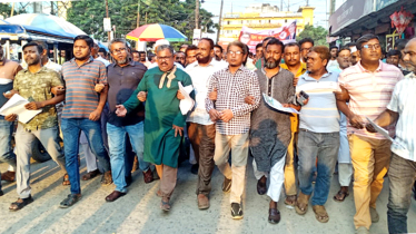 সিদ্ধিরগঞ্জে বিএনপির ৩১ দফার লিফলেট বিতরণ ও উঠান বৈঠক