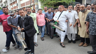  ডেঙ্গু প্রতিরোধে মহানগর বিএনপির মশক নিধন কর্মসূচি পালন