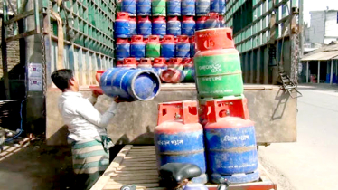 বন্দরে এলপিজি গ্যাসের দাম বৃদ্ধিতে ক্রেতারা বিপাকে  