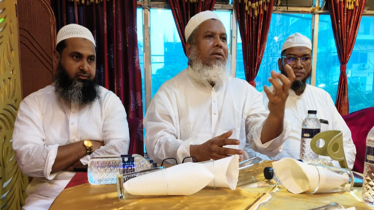 সাংবাদিকদের সাথে মুফতি মনির কাসেমীর মতবিনিময় 