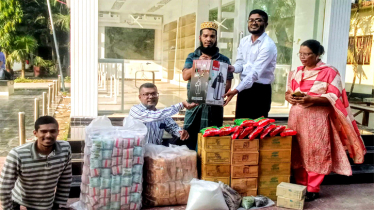 না’গঞ্জ সদরে প্রতিবন্ধী ব্যক্তিকে চা দোকানের সামগ্রী বিতরণ 