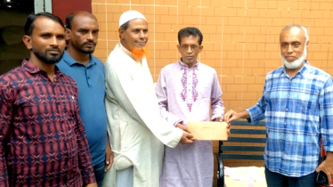 জুলাই আন্দোলনে আহত রুহুল আমিনের পাশে মুজাহিদ মল্লিক