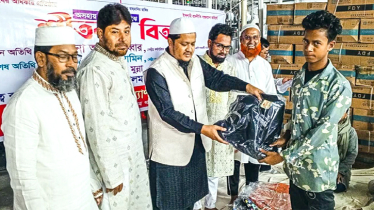 শ্রমিকদের মাঝে না’গঞ্জ শ্রমিক কল্যাণ ফেডারেশনের শীতবস্ত্র বিতরণ