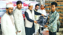 শ্রমিকদের মাঝে না’গঞ্জ শ্রমিক কল্যাণ ফেডারেশনের শীতবস্ত্র বিতরণ