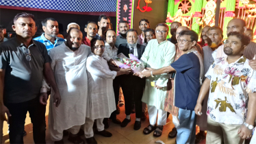 বৈরী আবহাওয়া বৃষ্টি উপেক্ষা করে পূজামণ্ডপ পরিদর্শনে সাখাওয়াত-টিপু
