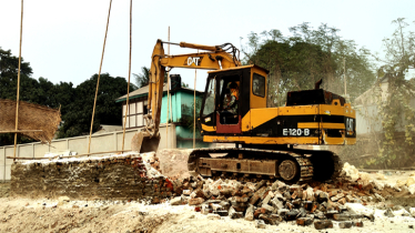  সোনারগাঁয়ে অবৈধ চুনা ও ঢালাই কারখানা গুড়িয়ে দিয়েছে প্রশাসন