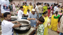 রামকৃষ্ণ মিশন আশ্রমে প্রাইম বাবুলের ৫ হাজার বোতলজাত পানি বিতরণ