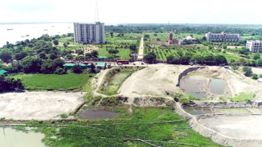 আড়াইহাজারে ৭০ বছর ধরে বেদখল হওয়া ২৩ একর জমি উদ্ধার করলেন ডিসি
