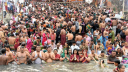 লাঙ্গলবন্দে ২৪টি ঘাটে স্নান করছে পূর্ণ্যার্থীরা লাঙ্গলবন্দে ২৪টি ঘাটে স্নান করছে পূর্ণ্যার্থীরা
