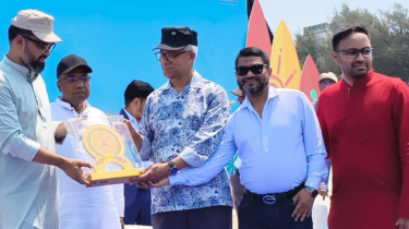 কক্সবাজারে অষ্টম জাতীয় সার্ফিং প্রতিযোগিতা শুরু