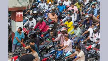 দুইদিন বন্ধের পর চাষাড়ায় তেলের জন্য দীর্ঘ লাইন, ভোগান্তিতে চালকরা