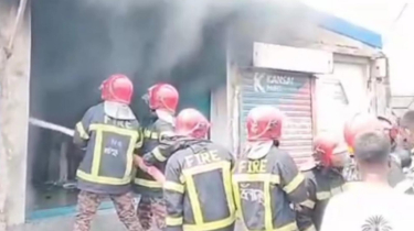 কুতুবপুরে ফোমের বালিশের কারখানায় অগ্নিকাণ্ড