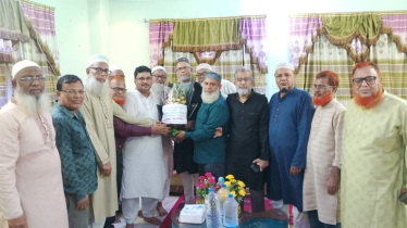 বন্দরে সিনিয়র সিটিজেন ফোরামের প্রতিষ্ঠাতা মুহসীন দেওয়ানকে ফুলেল শুভেচ্ছা বন্দরে সিনিয়র সিটিজেন ফোরামের প্রতিষ্ঠাতা মুহসীন দেওয়ানকে ফুলেল শুভেচ্ছা