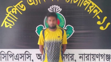 রুপগঞ্জে আমের ক্যারেটের ভেতর থেকে ৩৭৭ বোতল ফেনসিডিল উদ্ধার