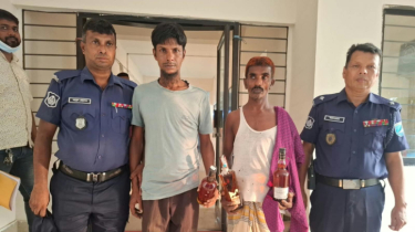 ফতুল্লায় ৩ বোতল বিদেশি হুইস্কিসহ দুই মাদক ব্যবসায়ী গ্রেপ্তার ফতুল্লায় ৩ বোতল বিদেশি হুইস্কিসহ দুই মাদক ব্যবসায়ী গ্রেপ্তার