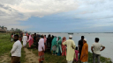 সোনারগাঁয়ে ট্রলারডুবি: নিহত ১, একই পরিবারের ৪ জন নিখোঁজ সোনারগাঁয়ে ট্রলারডুবি: নিহত ১, একই পরিবারের ৪ জন নিখোঁজ