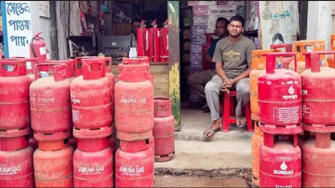 ‘গ্যাস নেই’ বলে ফিরিয়ে দেওয়া হচ্ছে, বেশি দাম বললেই মিলছে সিলিন্ডার