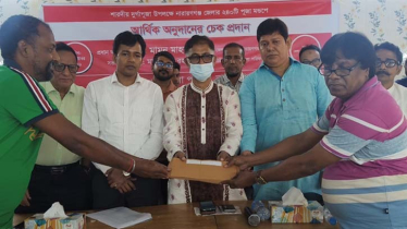 নারায়ণগঞ্জের ২৪০ পূজামণ্ডপে  জেলা পরিষদের অনুদান প্রদান