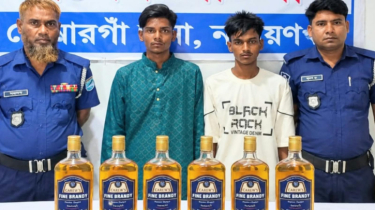 সোনারগাঁয়ে কেরু মদসহ দুই যুবক গ্রেপ্তার