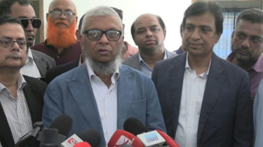 ভিসা প্রতারণা রোধে ৫২ এজেন্সির লাইসেন্স বাতিল: বন্দরে শ্রমমন্ত্রী