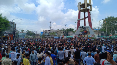 জুলাই গণ-অভ্যুত্থান দিবস: দুই বছরে যে প্রশ্ন অনেকের মাঝে