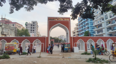 মাসদাইরে কেন্দ্রীয় ঈদগাহে সন্ধ্যা নামতেই জমে ওঠে মাদক বিক্রি