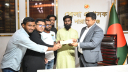 আবু সাঈদ পাঠাগারকে জেলা প্রশাসকের আর্থিক অনুদান প্রদান