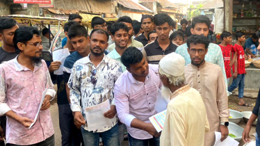 সোনারগাঁয়ে ৩১ দফা বাস্তবায়নে ছাত্রদল নেতা শাহজালালের লিফলেট বিতরণ